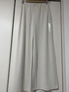 ユニクロ クレープジャージーストレートパンツNatural ベージュ M
