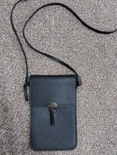 《最終お値下げ》黒 フラップ式 スマホショルダーバッグ