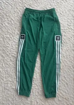 adidas パンツ グリーンのサムネイル