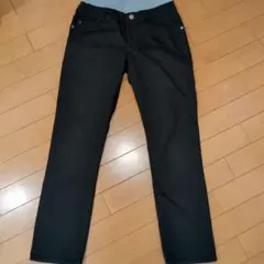 ブラックフィットパンツ 150cmのサムネイル