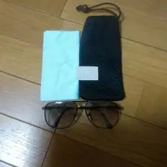 ミラ・ショーンのサングラス
