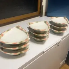 三角形の皿 9枚セット