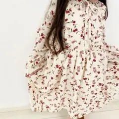 【新品未使用】花柄シフォンワンピース 90サイズ