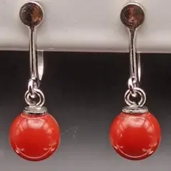 未使用保管品　珊瑚 SILVERイヤリング 〜深紅の珠が揺らめく気品の彩り〜