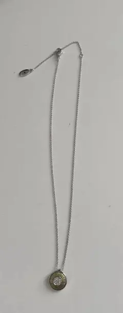 アビステ　ルビー　スワロフスキー　グリーン　ラウンドペンダント　ネックレス