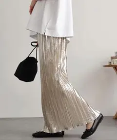 【週末限定値下げ】プリーツスカート ロング丈 フリーサイズ ゴールドのサムネイル