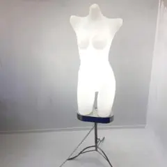 トリンプ　Triumph マネキン 女性　ライト付き