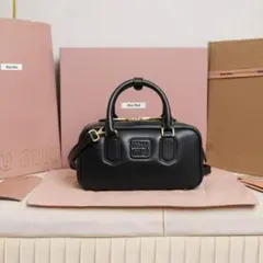 miu miu ブラック ショルダーバッグ