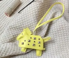 スタッズ付きお馬さん　バッグチャーム　キーチャーム　蛍光イエロー