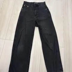 ブラックストレートデニム