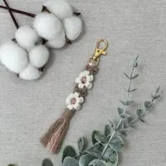 親子リンクにも＊マクラメフラワーチャーム