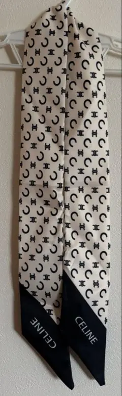 トリオンフ柄ショートスカーフ スクープノベルティ - メルカリ