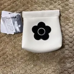 MARY QUANT バネクチポーチ アイボリー