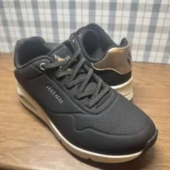 美品　Skechers Uno Shimmer Away スニーカー23cmのサムネイル