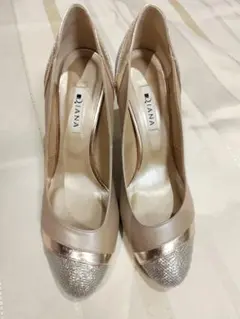 【未使用】ダイアナ　パンプス（ベージュ、ゴールド）