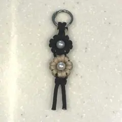 【パラコード】 お花キーリング ブラック×シャンパン