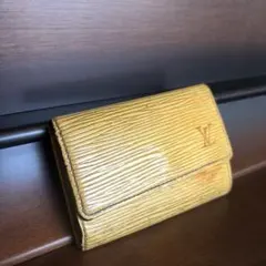 Louis Vuitton エピ タッシリイエロー ミュルティクレ6 キーケース