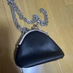 黒いがま口ショルダーバッグ　ミニサイズ