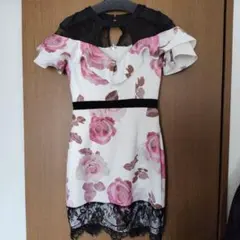 キャバドレス　薔薇柄オフショルダードレス