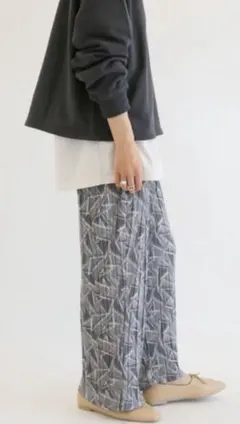 新品タグ付き！　Samansa Mos2 幾何学模様　プリーツパンツ