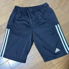 adidas 3本ライン ハーフパンツ 黒　CLIMALITE 150㎝
