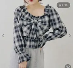 リボン付きブラウス