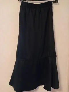 レディースМかLサイズブラックスカート総ゴム美品マーメイドシルエット２、3回使用