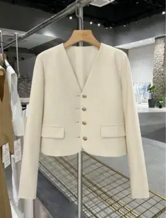 ノーカラージャケット ゴールドボタン