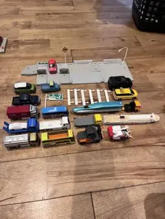 トミカタウン　情景部品　ミニカーとロングトミカ入りまとめ売り　①