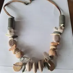 天然石と木製パーツのネックレス