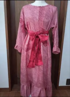 着物リメイク　赤い花柄フリル付き ロングワンピース