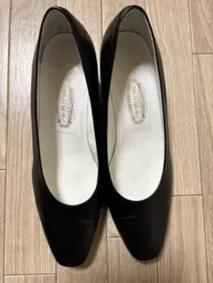 銀座ヨシノヤ　ブラックレザーパンプス　24.0㎝