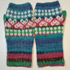 オパール毛糸ハンドウォーマー 手編みフェアアイル編み込み