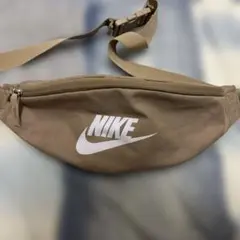 Nike ボディバッグ ベージュ