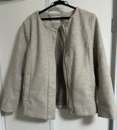 ベージュ ノーカラージャケット