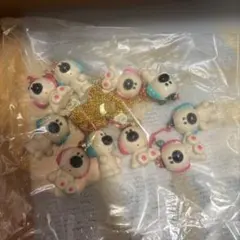 パブロピカソのゲルニカをモチーフ？ ソルト&ペッパー フィギュア