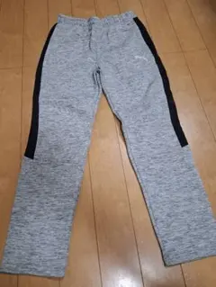 PUMA グレー ブラック ロングパンツ　未使用品