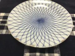 金継ぎ作品) 古伊万里染付 6寸皿に 本銀継 網手文 - メルカリ