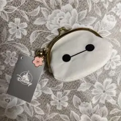 Disney ベイマックス がま口 ポーチ 桜　チャーム付き　ディズニーストアのサムネイル