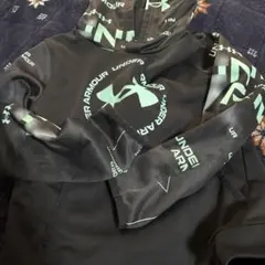 Under Armour フード付きトレーナー YSM 黒