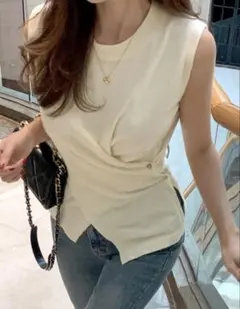 SHEIN 53331250 フロントクロス ノースリーブ ニット アイボリーのサムネイル