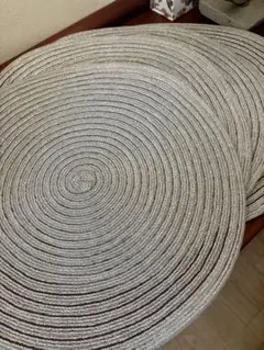 シルバー ランチョンマット 4枚セット　ラメ　テーブルマット　ラウンド