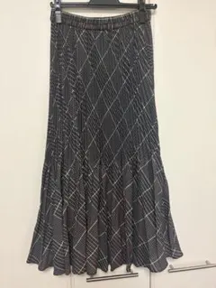 [美品]エウルキューブ　チェック柄プリーツロングスカート　9号大きいサイズ