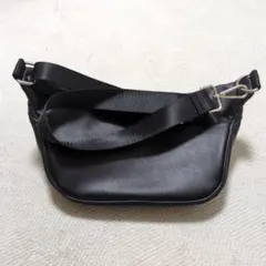 レザー調 ショルダーバッグ ブラック