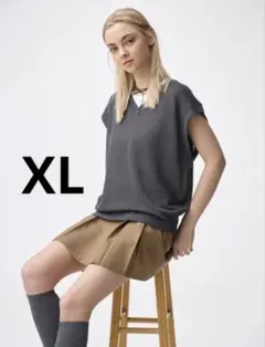 ジーユー　ループヤーンVネックT　XL　ニットベスト グレーのサムネイル
