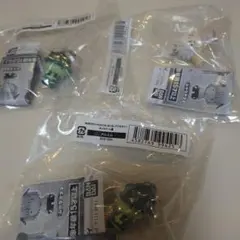 ガチャ　HUNTER×HUNTER　めじるしアクセサリー　メルエム×2、コムギ