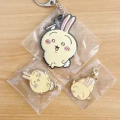 ちいかわ　うさぎ　ラバーストラップ　ラバスト　メタルチャーム