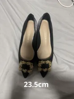 ビジュー付き黒ポインテッドトゥフラットシューズ