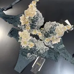 Item thumbnail for item 37f322c9-4ced-45c4-b0ca-bf899eb23c7e