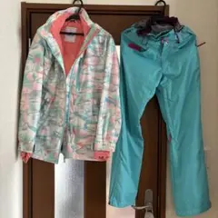 (お値下げ)美品レディーススキーウェア　 上着Mサイズ　下Sサイズ　帽子付き